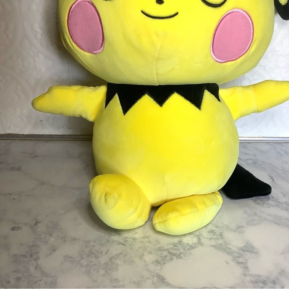 < Pokémon 2023 Pichu Super Soft Plush Like New > - Picture 3 of 6